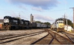 CSX H776 power rests while NS L55 switches grain